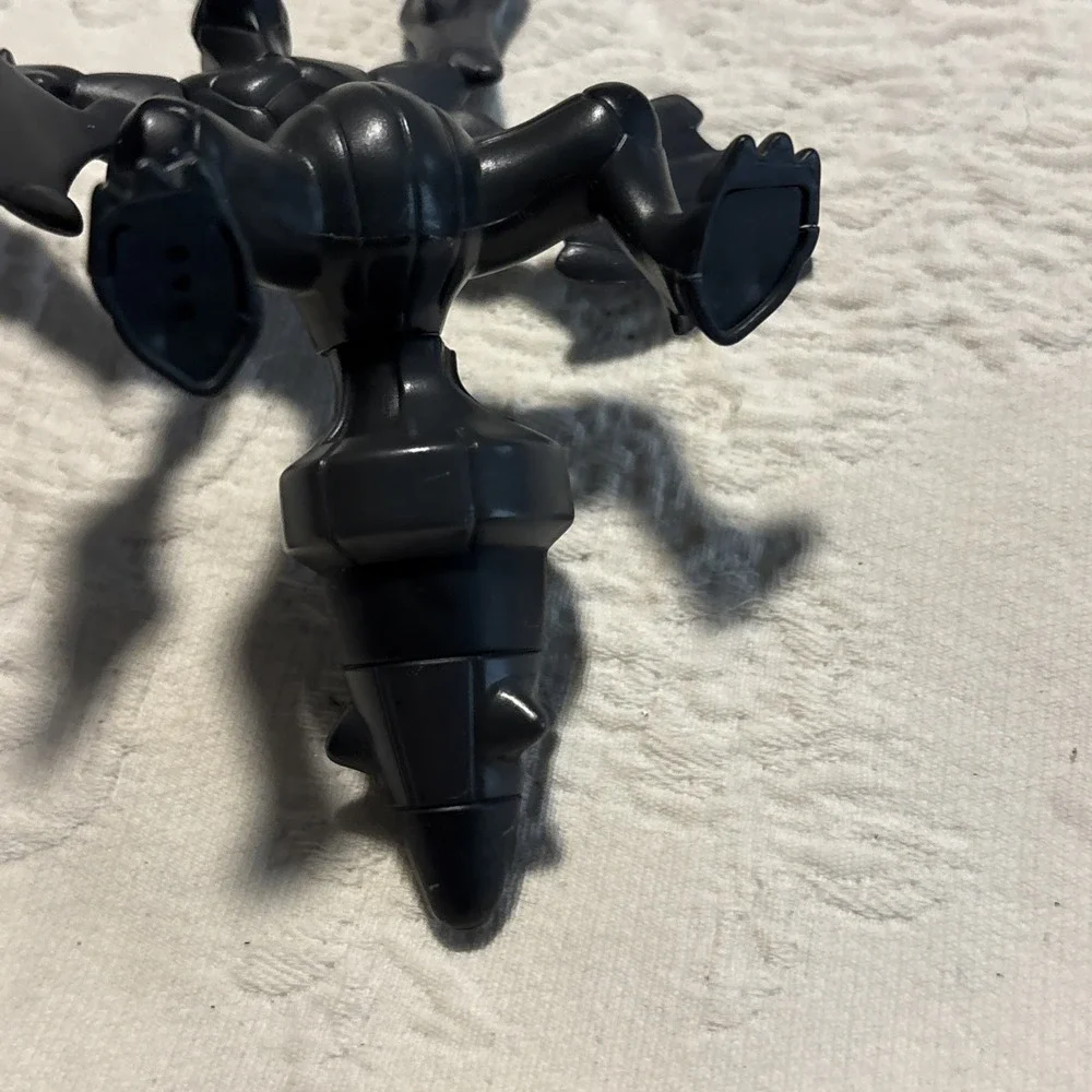 Zekrom 2011 McDonald's Pokémon Nintendo Toy Figure McDonalds